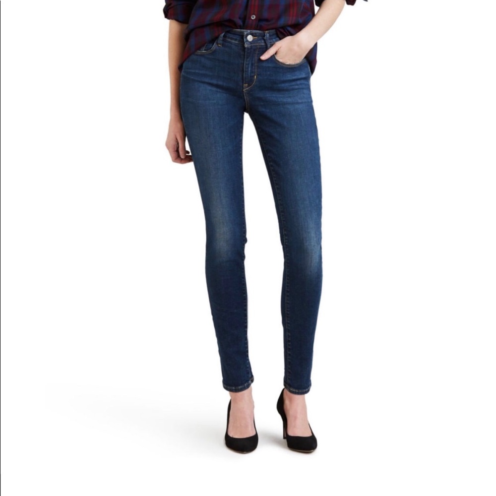 Levi's  Mid Rise Skinny size 31